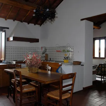 Podere Monte Petreto ファームステイ San Savino