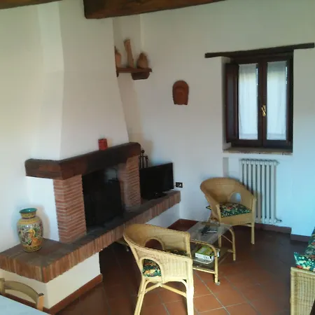 Podere Monte Petreto ファームステイ San Savino