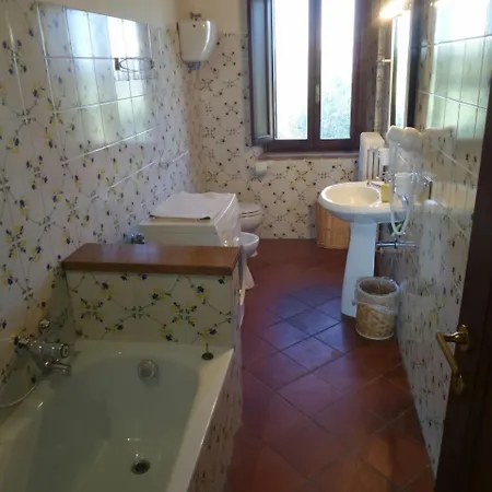 Podere Monte Petreto ファームステイ