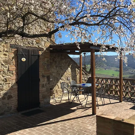Podere Monte Petreto ファームステイ San Savino