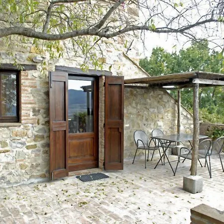 Podere Monte Petreto ファームステイ *