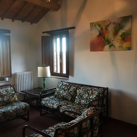 Podere Monte Petreto Alloggio per agriturismo *