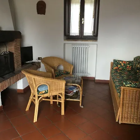 Agroturismo Podere Monte Petreto *